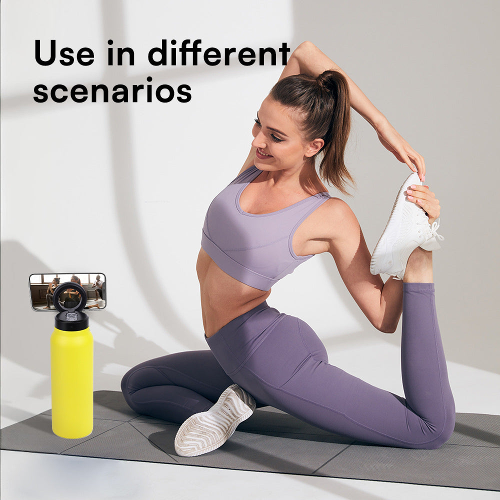 Insulated water bottle made of 304 stainless steel, double-walled vacuum insulation, with an integrated straw and an innovative magnetic system for attaching your phone. Perfect for sports, outdoor activities, and everyday use.