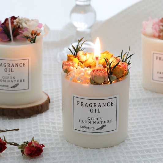 Bougies romantiques ornées de fleurs séchées – Une touche naturelle et élégante pour une ambiance douce